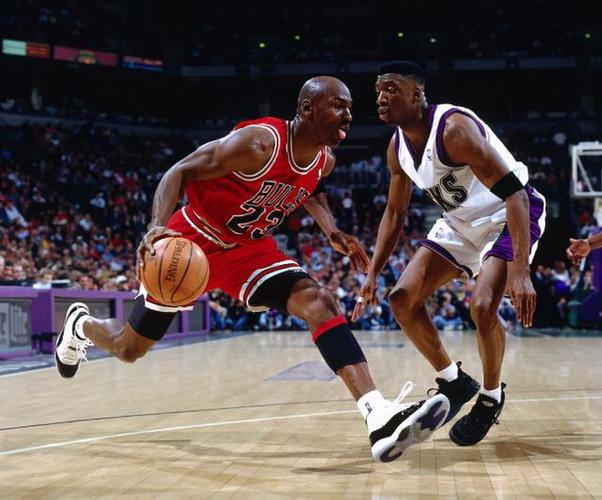 更是对其心 更是对其心