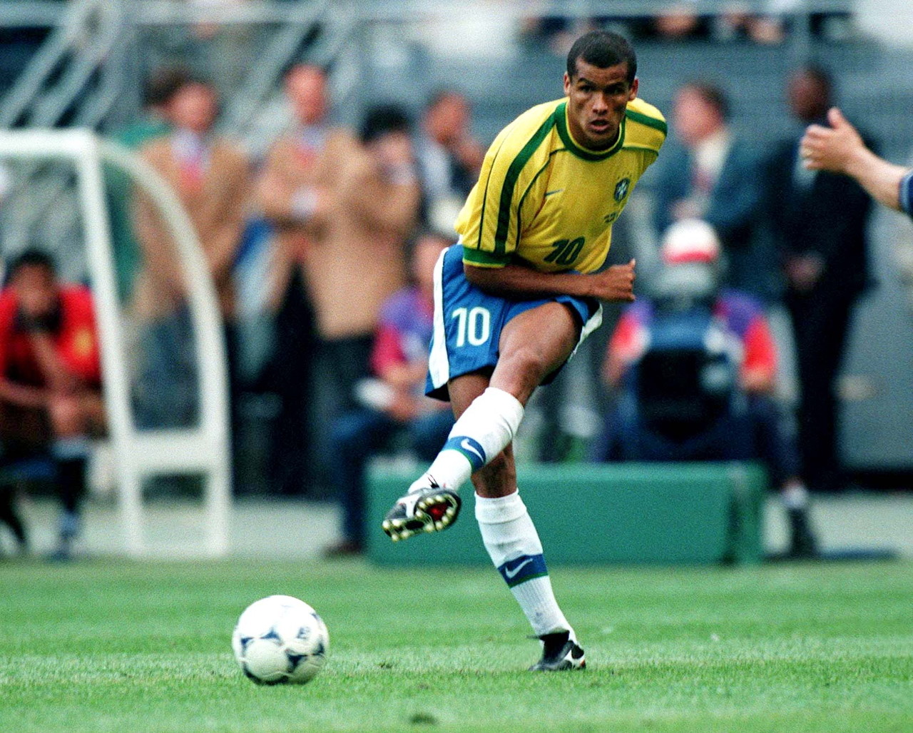 边锋获得更 边锋获得更